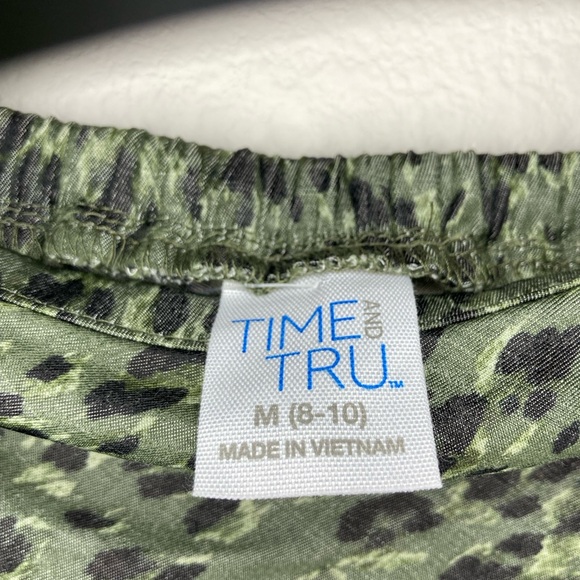 Olive/khaki green knee-length skirt - Picture 2 of 4